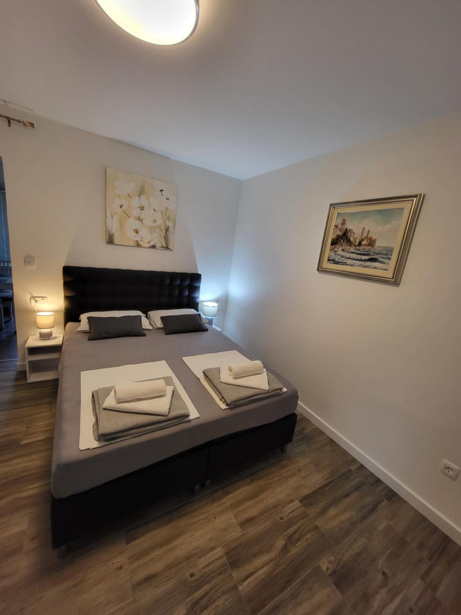 Apartmani I Sobe Mara Palit Εξωτερικό φωτογραφία