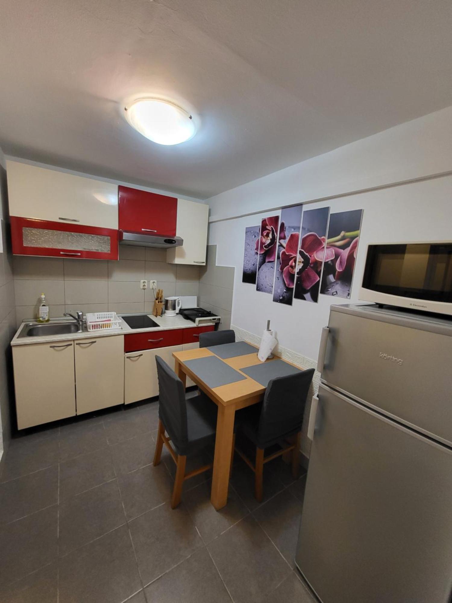 Apartmani I Sobe Mara Palit Εξωτερικό φωτογραφία