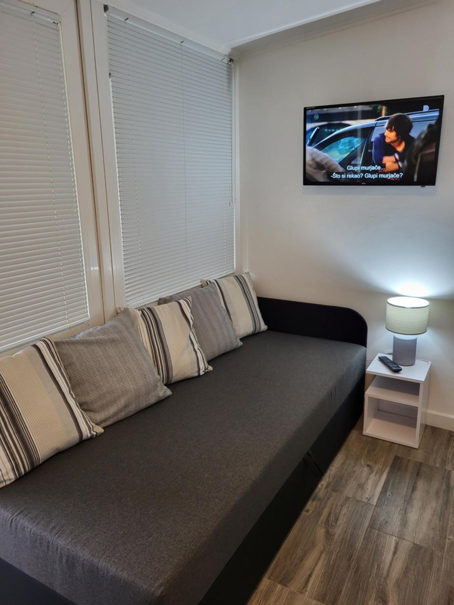 Apartmani I Sobe Mara Palit Εξωτερικό φωτογραφία