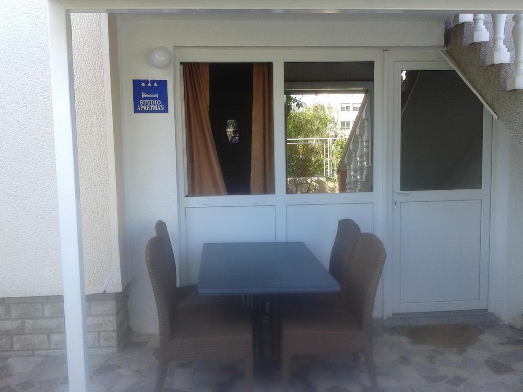 Apartmani I Sobe Mara Palit Εξωτερικό φωτογραφία