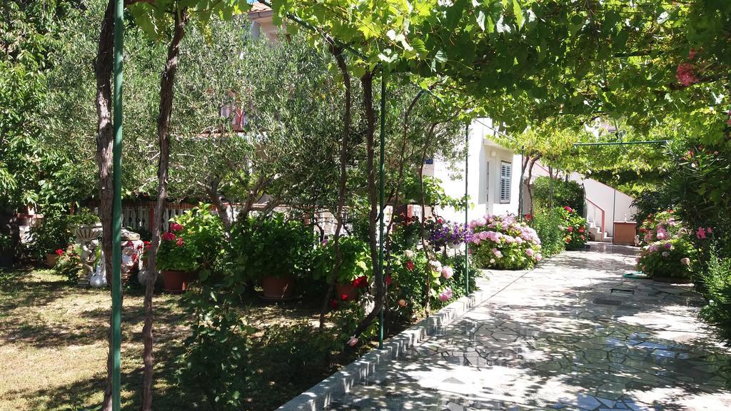 Apartmani I Sobe Mara Palit Εξωτερικό φωτογραφία
