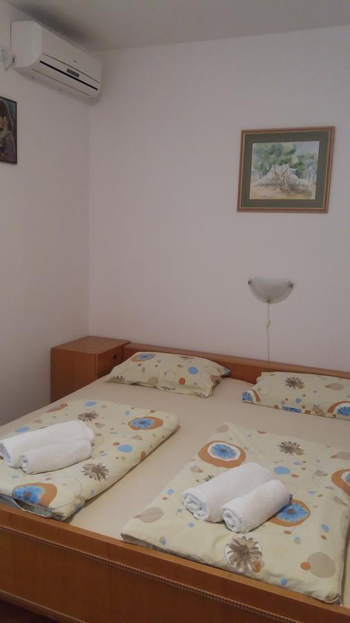 Apartmani I Sobe Mara Palit Εξωτερικό φωτογραφία