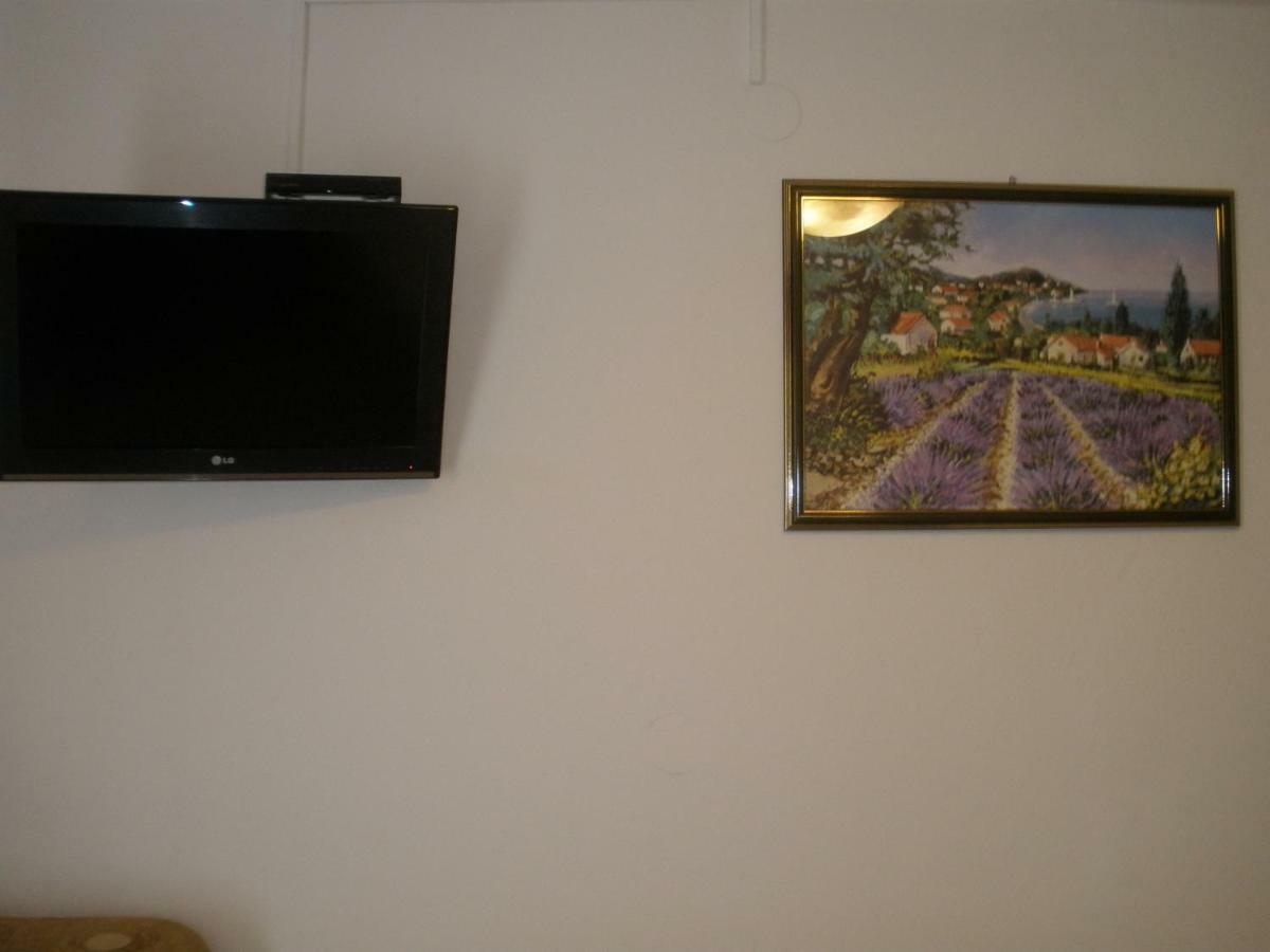 Apartmani I Sobe Mara Palit Εξωτερικό φωτογραφία