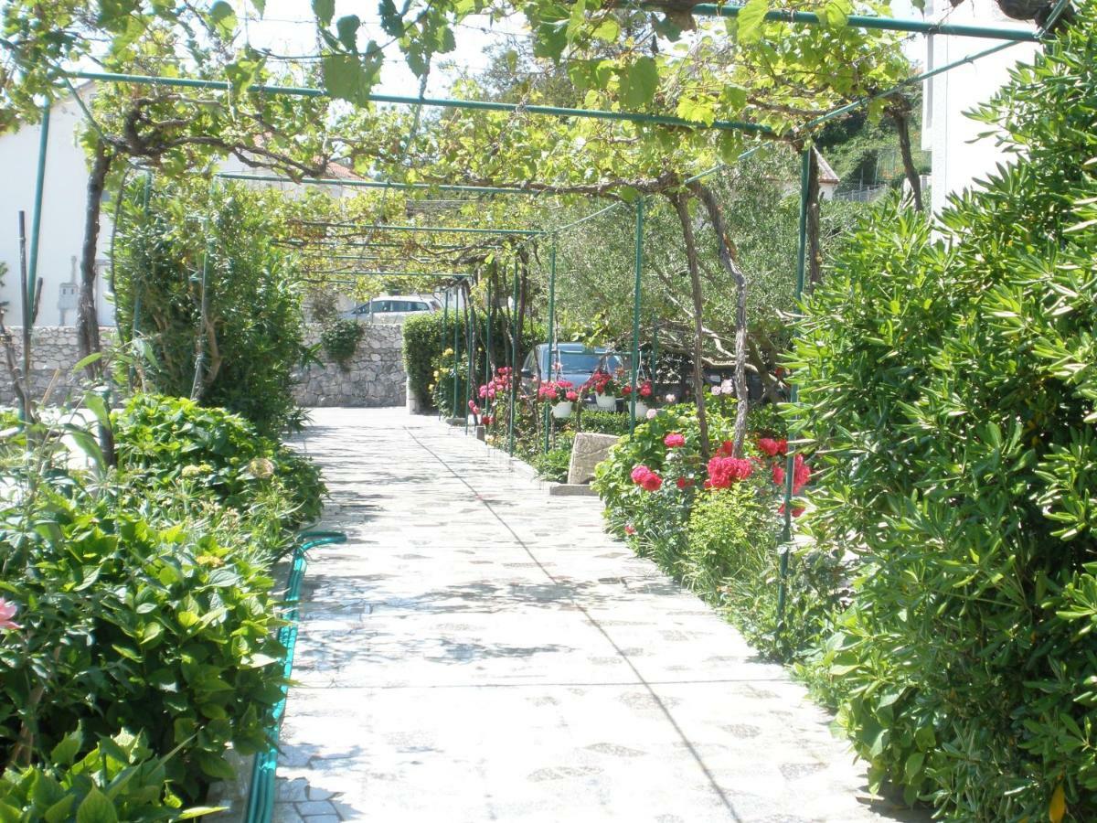 Apartmani I Sobe Mara Palit Εξωτερικό φωτογραφία