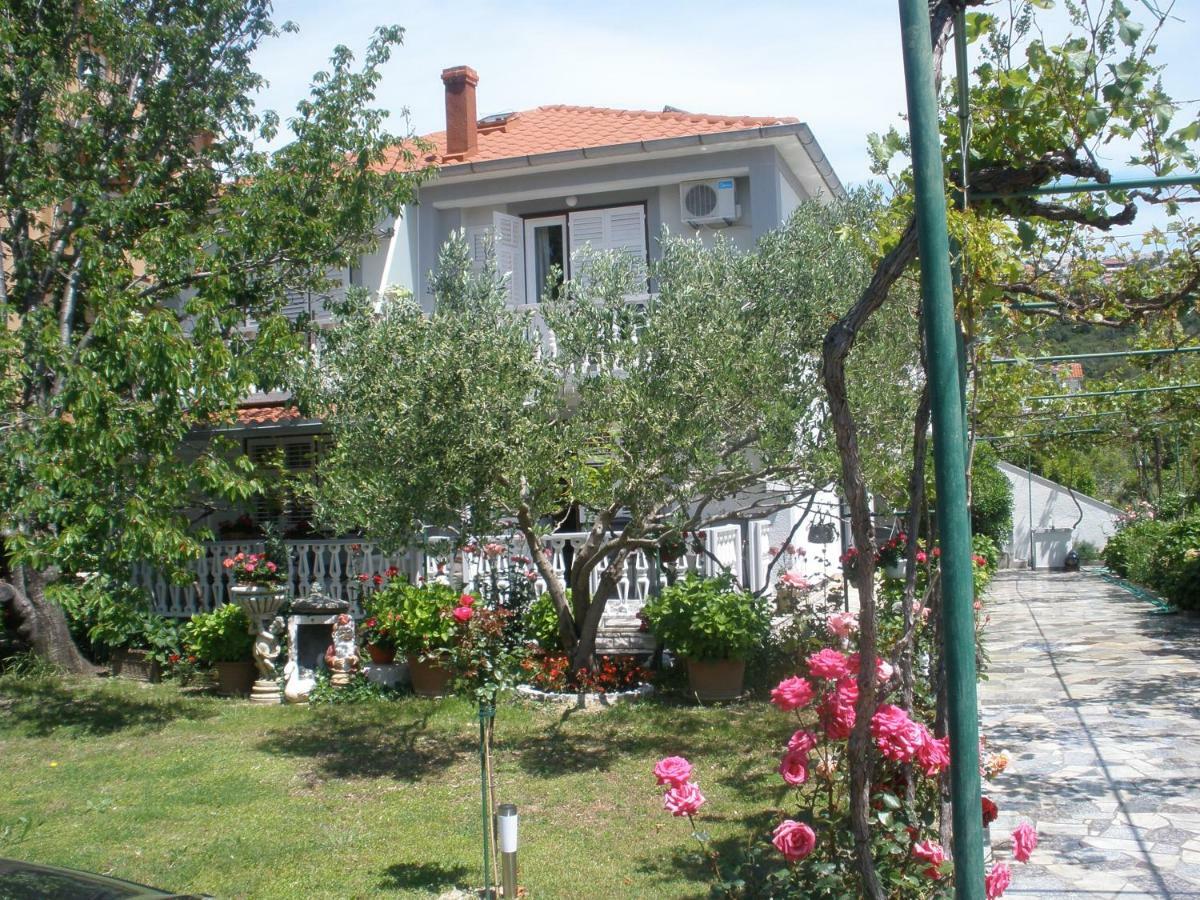 Apartmani I Sobe Mara Palit Εξωτερικό φωτογραφία