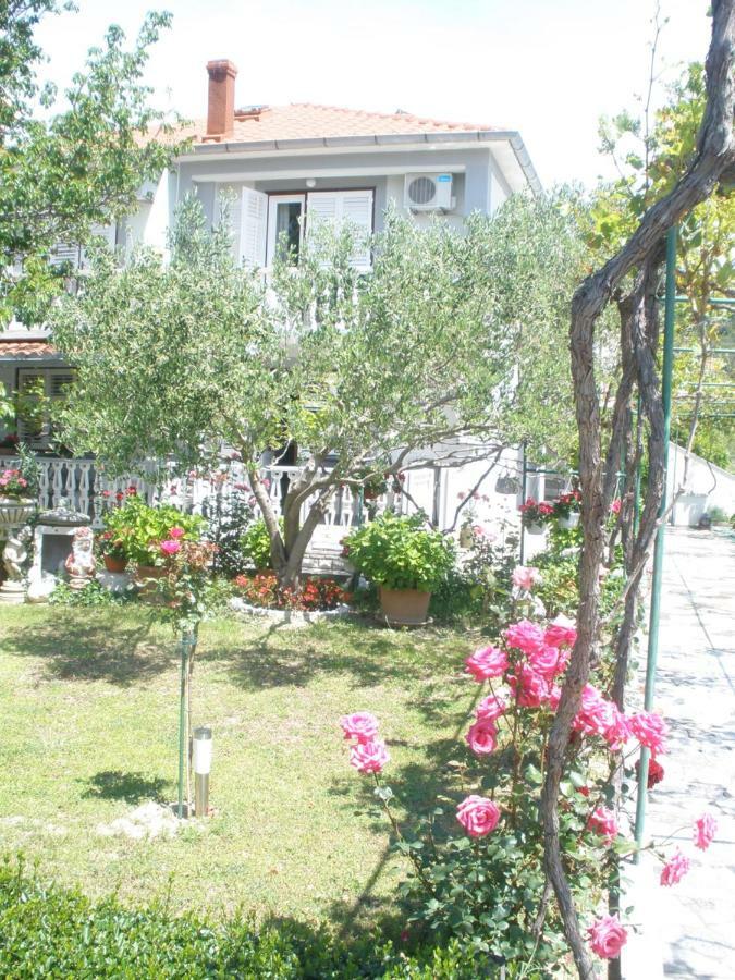 Apartmani I Sobe Mara Palit Εξωτερικό φωτογραφία